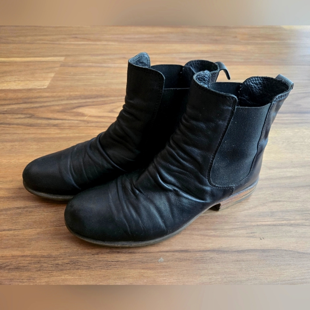 (UK37) Leather EOS Willo Chelsea boot